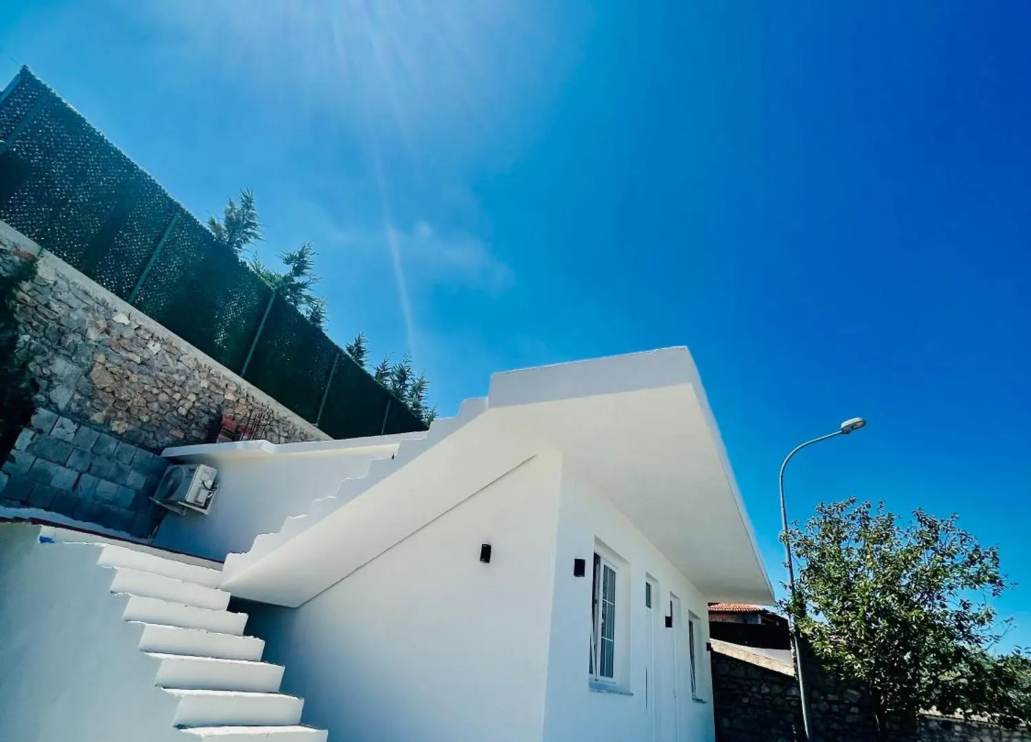 Iart Residence Shiroka Guest house