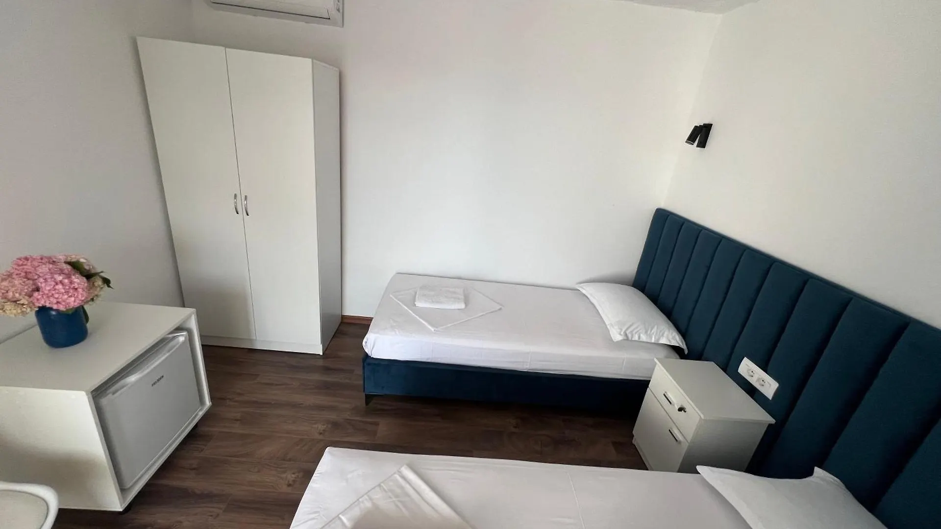 Iart Residence Shiroka Guest house