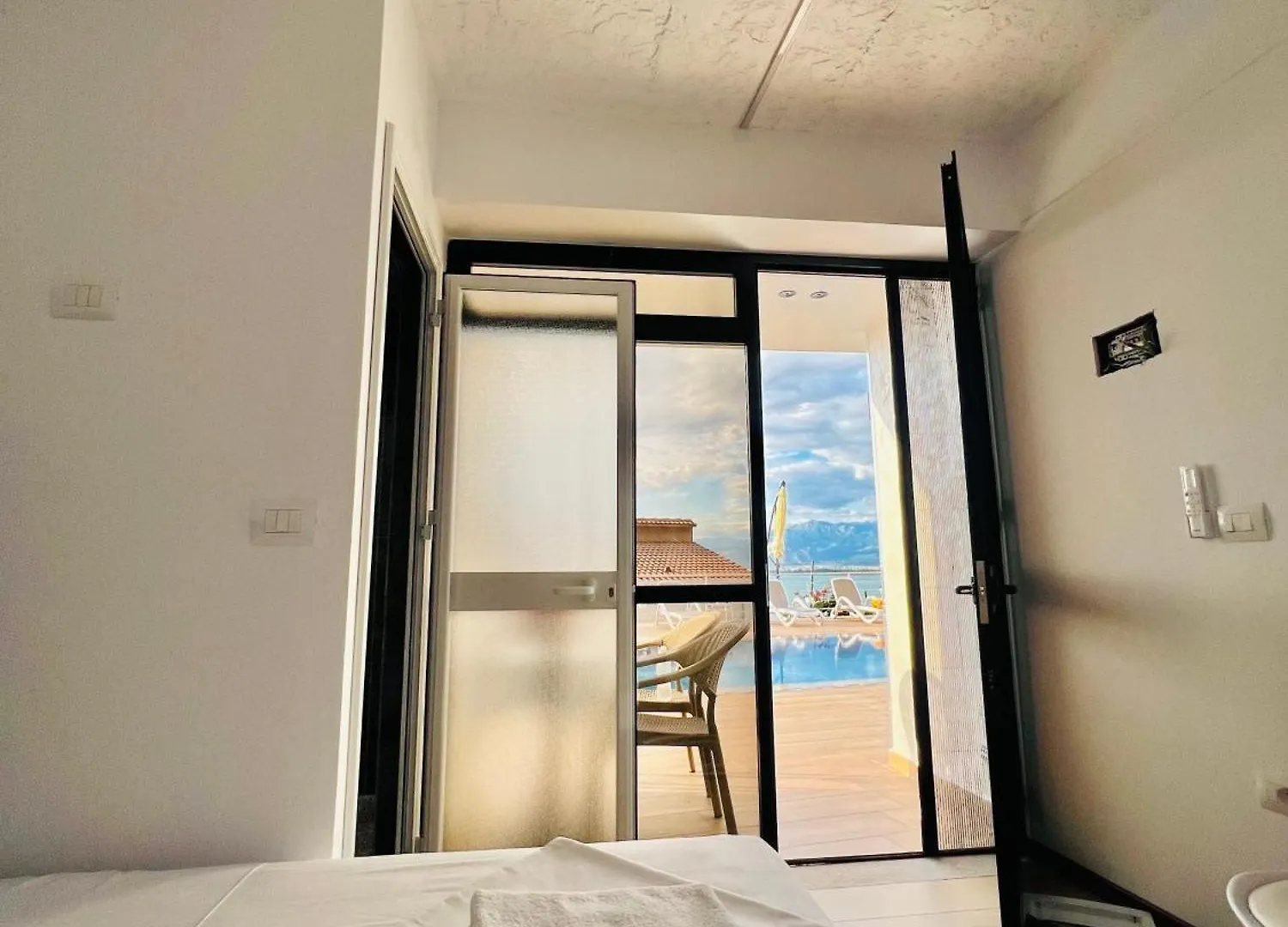 Guest house Iart Residence Shiroka